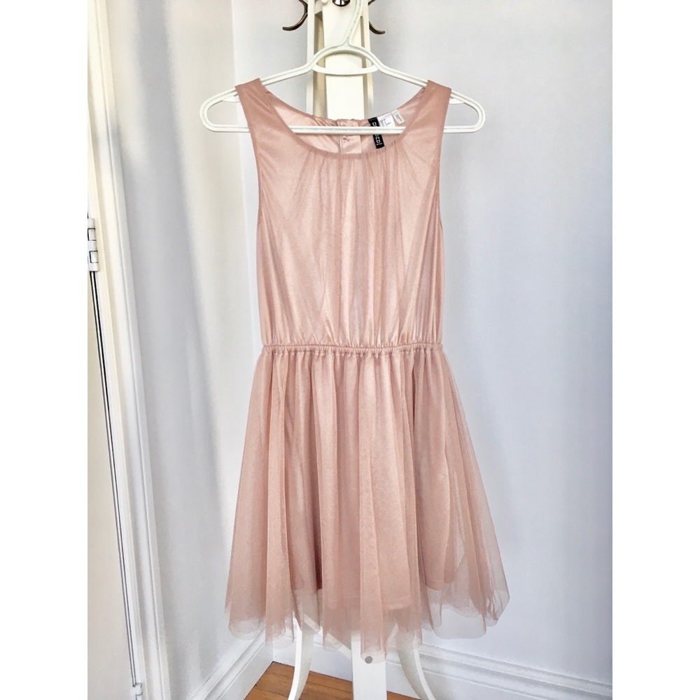 Shiny rose gold / blush dress w crinoline - Size 6